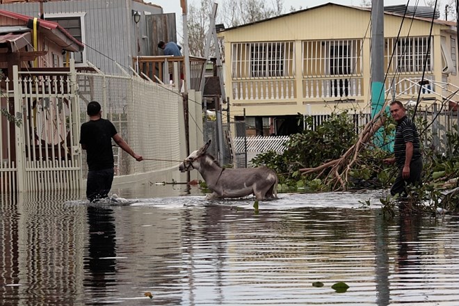 V Portoriku zaradi obilnega dežja popustil jez, evakuirali so 70.000 ljudi
