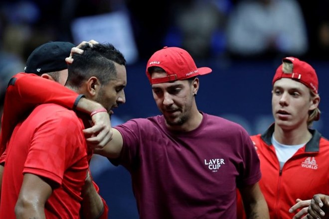 Nick Kyrgios je razkazoval svoje teniško znanje, a Federer je bil enostavno predober. (Foto: Reuters)