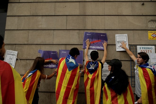Študentje na včerajšnjih protestih v Barceloni