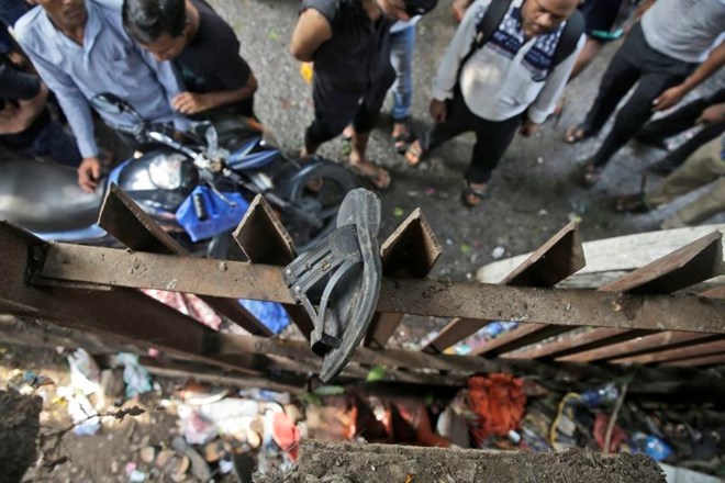 V stampedu na mumbajski železniški postaji umrlo 22 oseb