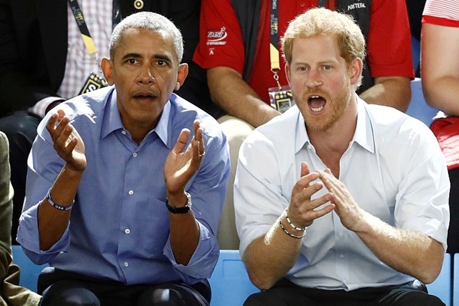 Razigrani princ Harry v družbi tatice pokovke in Baracka Obame
