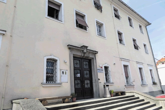 Kakih 50 stanovalcev je v samskem domu Kamnik, kjer tovrstnega nasilja  niso vajeni.