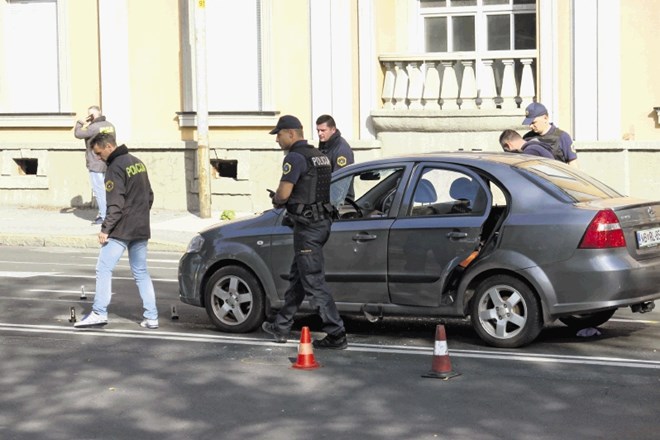 V Mariboru je danes malo po 14. uri prišlo do streljanja v križišču Titove ceste in Ulice pariške komune. Pri tem je ena...