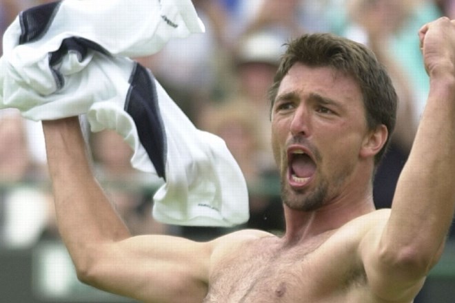 Goran Ivanišević je v četrtem poizkusu leta 2001 kot nepostavljen igralec vendarle osvojil Wimbledon. Takole se je veselil...