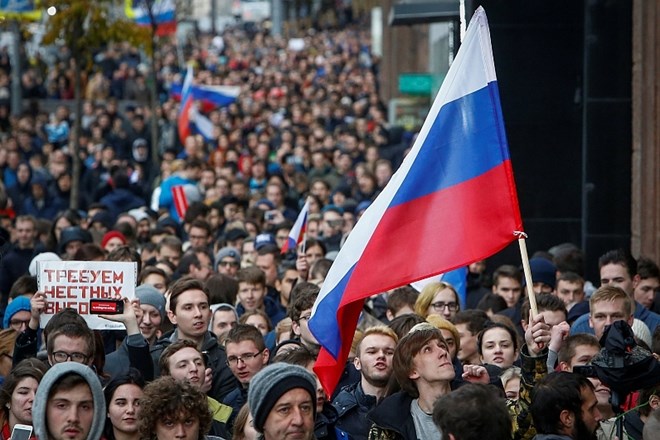 Navalni pozval k shodom proti državnim oblastem: »Rusija brez Putina!«