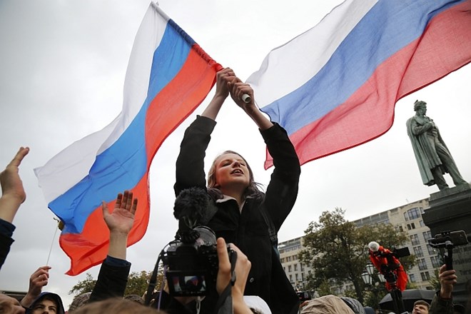 Navalni pozval k shodom proti državnim oblastem: »Rusija brez Putina!«