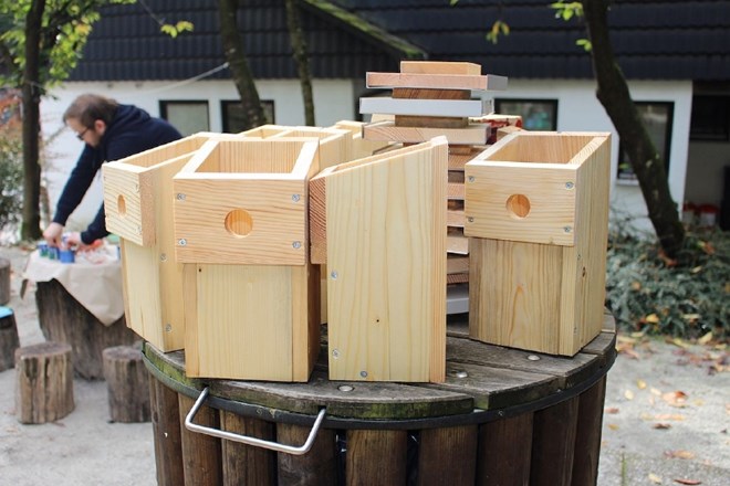 25 let Boscha v Sloveniji: otroci iz ljubljanskih vrtcev bodo zgradili 150 ptičjih hišic  