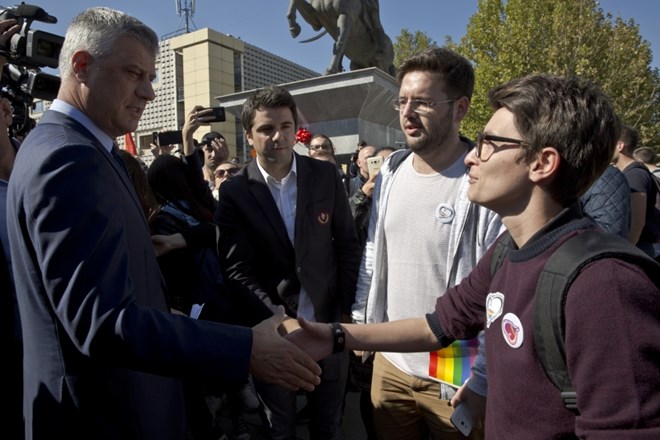 Predsednik Kosova Hashim Thaci se je srečal s člani skupine za pravice LGBT.