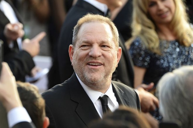 Na članek New York Timesa se je Harvey Weinstein najprej odzval prek odvetnika in z grožnjami, da bo tožil časnik. Nato  je...