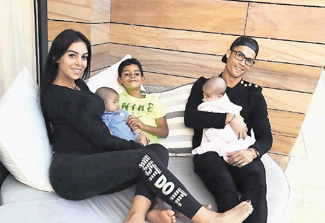 Ronaldova družina v pričakovanju