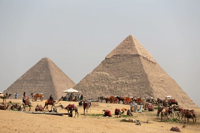 V sredini Keopsove piramide odkrili »praznino« velikosti potniškega letala