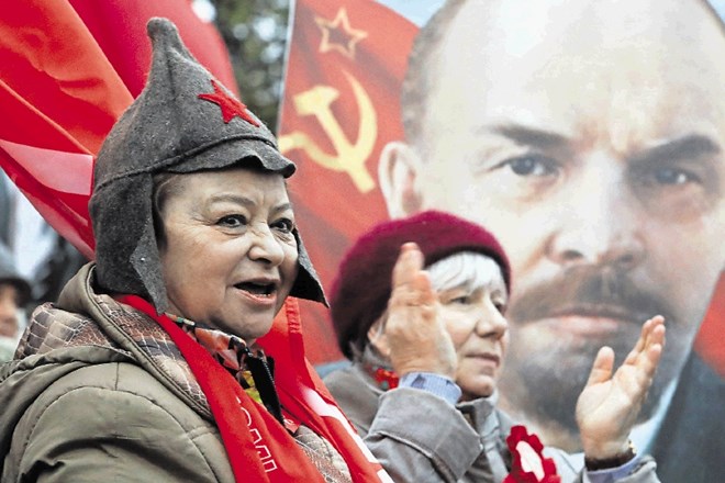 Komunisti iz več držav so se v organizaciji ruske partije udeležili »pohoda levih moči« v Moskvi ob stoti obletnici oktobrske...