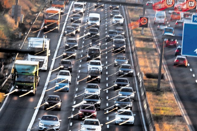 Izpusti v prometnem sektorju predstavljajo 22 odstotkov vseh izpustov toplogrednih plinov v EU.