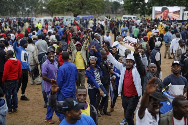 Več tisoč ljudi na protestu proti Mugabeju 