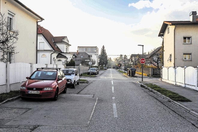 Nekoč Svetogorska ulica je po vojni postala Redelonghijeva ulica. Ime je dobila po partizanu iz Beneške Slovenije, Marku...