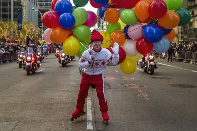 Parada ob zahvalnem dnevu: osem tisoč nastopajočih, pisani baloni in poostren policijski nadzor