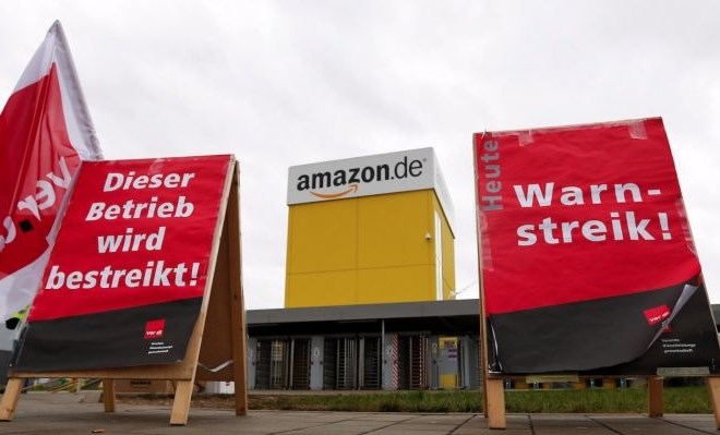 Amazonovi delavci v Italiji in Nemčiji stavkajo na črni petek, dan rekordnih prodaj