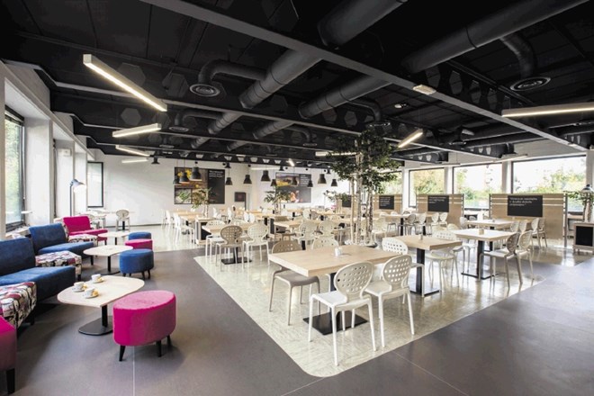 Lotričeva je zasnovala novo jedilnico in notranjo opremo Slorestove Restavracije 123 na Pedagoški fakulteti v Ljubljani.