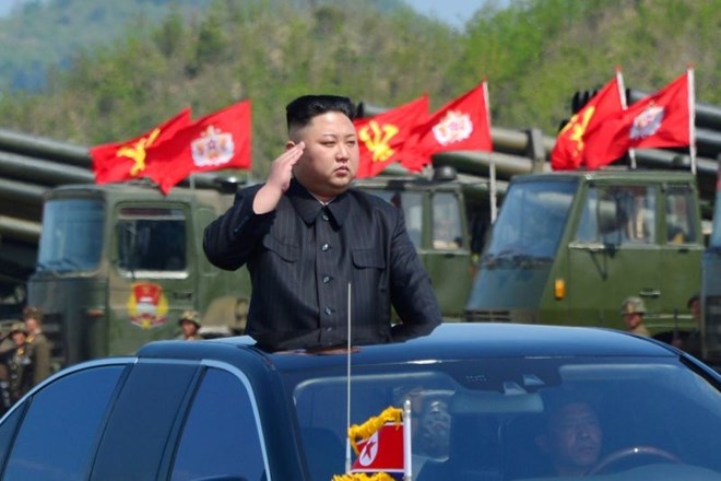 Spirala raket in sankcij med Severno Korejo in ZDA