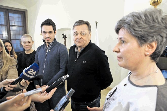 Po sestanku so se predsednik ŠOU LJ Klemen Peran (na fotografiji levo), ljubljanski župan Zoran Janković in vršilka dolžnosti...