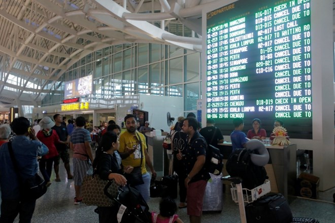 Ko se je v sredo odprli letališče, je z Balija poletelo že 4500 turistov.