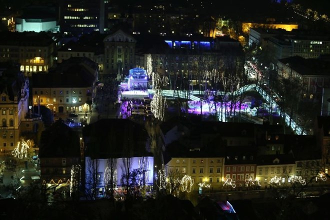 Veseli december je tu: v Ljubljani prižgali praznične luči