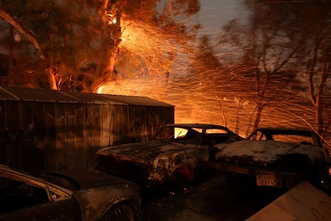 Na jugu Kalifornije zaradi gozdnega požara evakuacija 27.000 ljudi