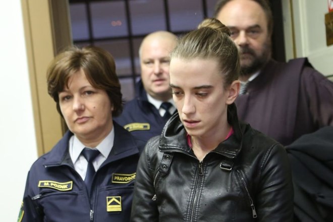 Patriciji Cenček za usodni zamah z nožem 13 let zapora: Imela ga je rada, a ga je ubila 