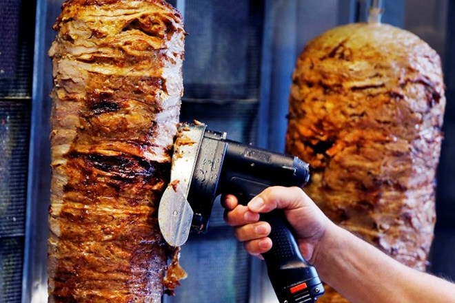 Kebab v EU bo  lahko vseboval fosfate 