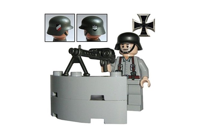 Nemški Amazon prodaja  lego figurice nacističnih oficirjev in vojakov