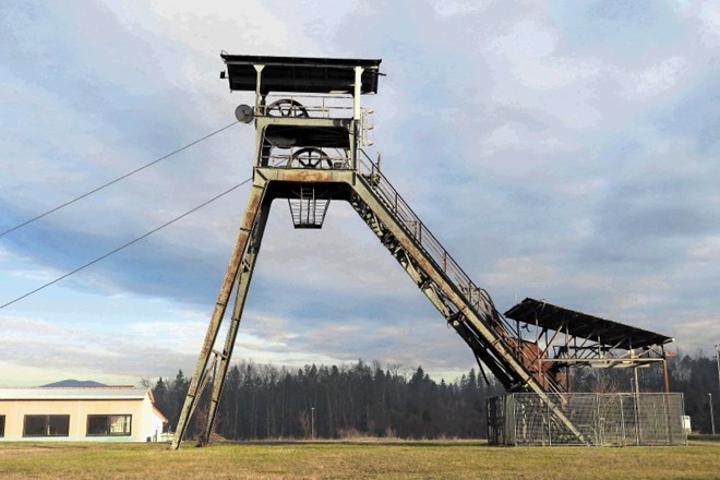 Na rudnik premoga v Kanižarici danes spominjata le še izvozni stolp (na sliki) in muzejska zbirka.