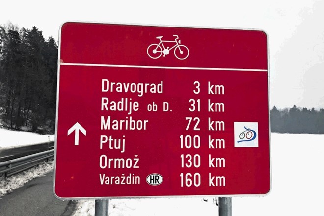 Z več kot 400 novimi označevalnimi tablami so letos označili celotno (začasno) traso dravske kolesarske poti od avstrijske do...