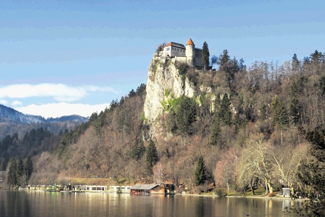 Obisk blejskega gradu je vse večji,  v Zavodu za kulturo Bled pa želijo obiskovalcem kljub temu zagotoviti prijetno...