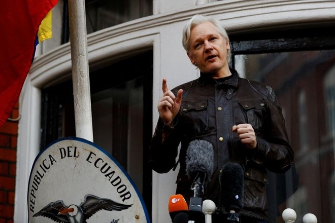 Iskanje izhoda iz kletke Juliana Assangea