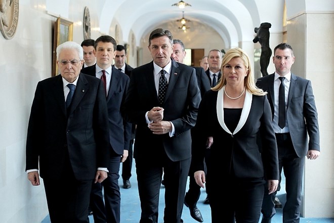 Na slavnostnem kosilu ob prevzemu drugega predsedniškega mandata Boruta Pahorja so se predsedniki Slovenije, Hrvaške in...