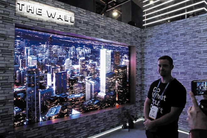 Samsung je navdušil z modularno televizijo the wall z diagonalo 3,7 metra.