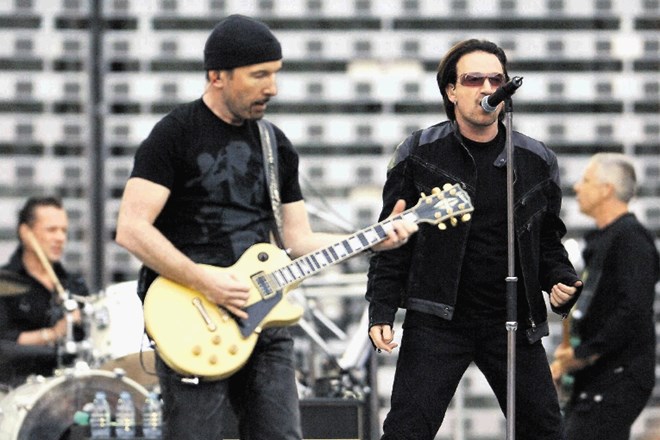 Skupine  U2 morda ne bi bilo brez komada Sunday Bloody Sunday. Posvečen je dnevu, ko se je v Londonderryju zgodil pohod...