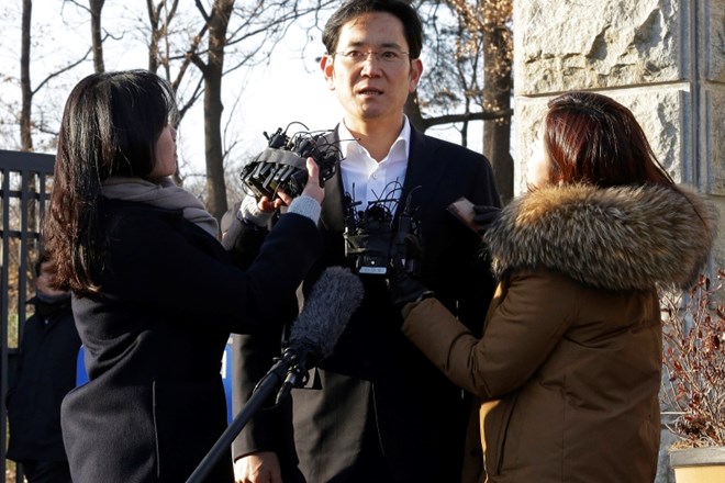 Lee Jae-yong pred odhodom iz centra za pridržanje v mestu Uiwang, Južna Koreja.