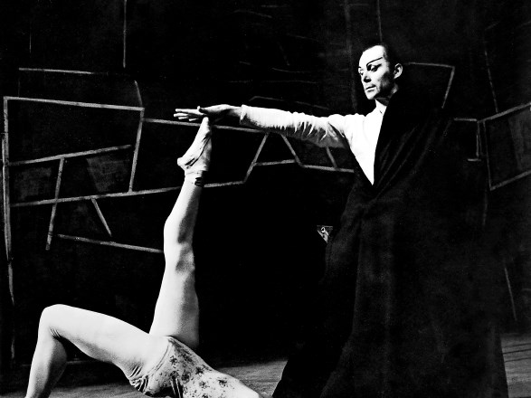 Janez Mejač in Vida Volpi v baletu Čudežni mandarin skladatelja Béle Bartóka v koreografiji Metoda Jerasa, ki so ga v...