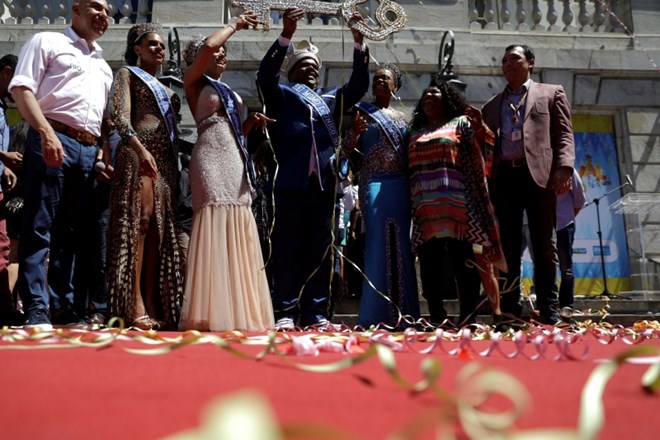 Kralj karnevala Momo je prevzel ključ mesta Rio.