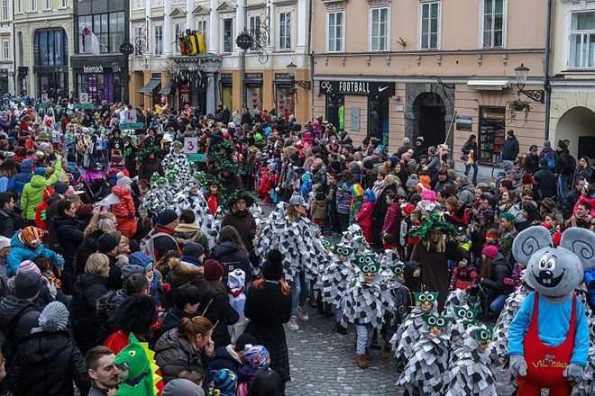 #foto Pustni karneval v Ljubljani: Rečanke preganjale zimo in meddržavne napetosti