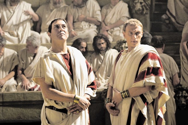 Antični Rim je pred dobrimi desetimi leti skozi življenje nižjega in višjega sloja ekraniziral tudi HBO.