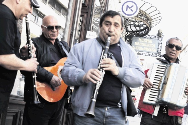 Ulični glasbeniki vsak dan poskrbijo za glasbeno popestritev v središču mesta.