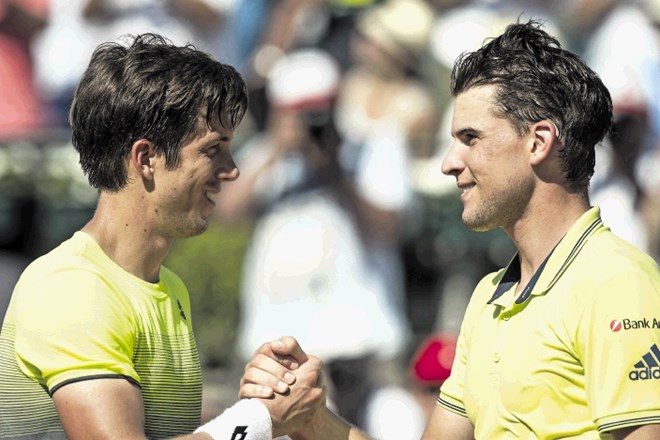 Aljaž Bedene (levo) je moral v finalu turnirja v Buenos Airesu priznati premoč prijatelju Dominicu Thiemu (desno), ki je za...