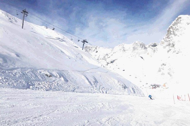 Na Kaninu je skoraj šest metrov snega, smučarska sezona pa bo trajala vse do 6. maja.