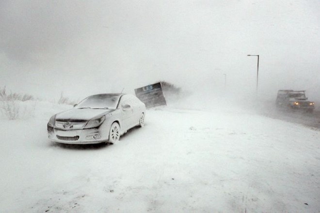 #foto #video Sneg po Evropi povzroča preglavice v prometu, od petka zaradi mraza umrlo 48 oseb