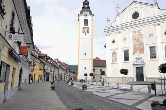 Privlačna za turiste je tudi osrednja kamniška ulica Šutna, ki povezuje srednjeveško mestno jedro.