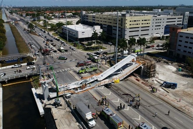 #foto #video 950 ton težak nadhod v Miamiju pod seboj pokopal najmanj osem avtomobilov in terjal šest življenj