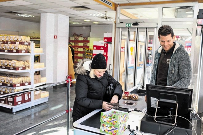 Trgovino Robin Food v Šiški, ki deluje dobre tri mesece, so ljudje dobro sprejeli.