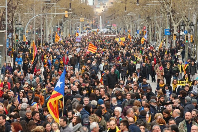 V Barceloni se je protestov udeležilo več tisoč ljudi.